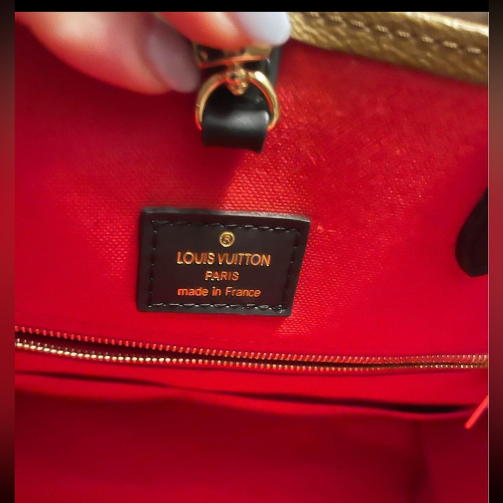 Louis Vuitton GM on the go tote!